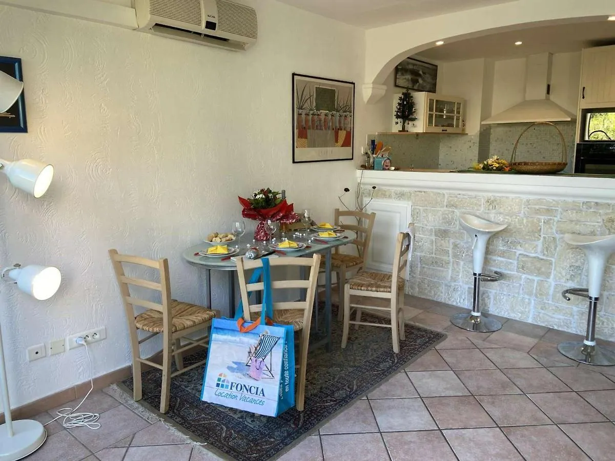 Appartement Climatise 2 Pieces, 4 Couchages, A Frejus, Proche Plage Et Commerces, Parking Securise - Fr-1-226A-122 0*, Frejus France