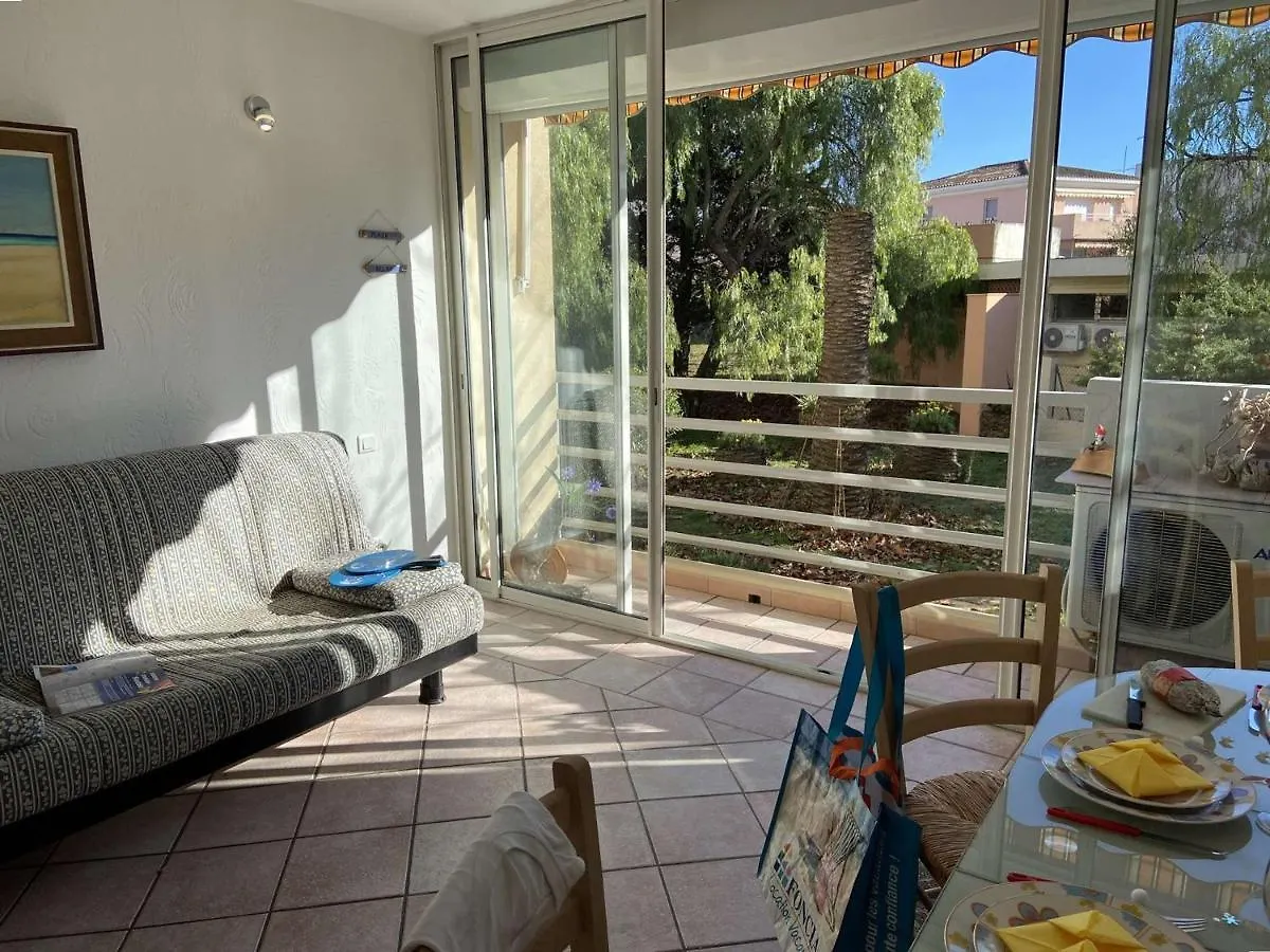 Appartement Climatise 2 Pieces, 4 Couchages, A Frejus, Proche Plage Et Commerces, Parking Securise - Fr-1-226A-122 location