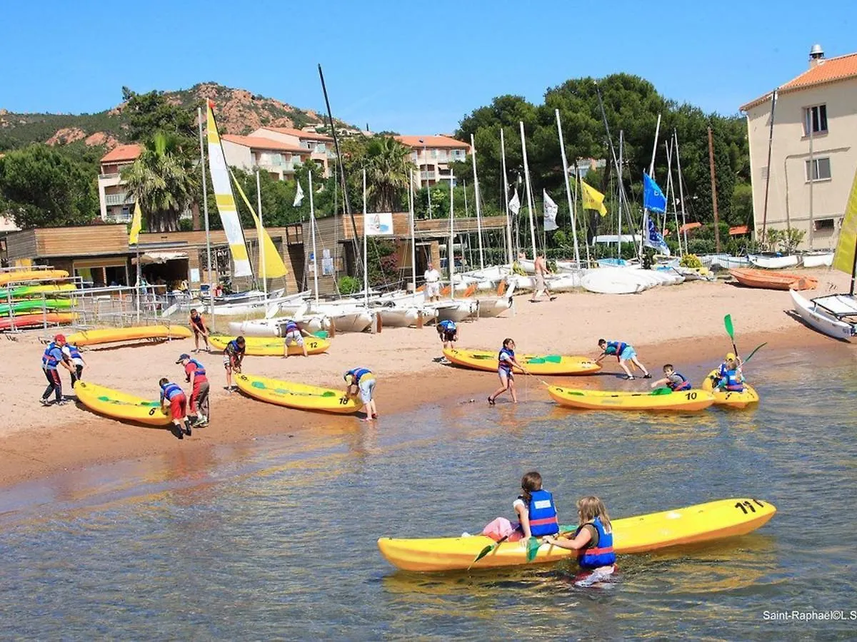 Appartement Climatise 2 Pieces, 4 Couchages, A Frejus, Proche Plage Et Commerces, Parking Securise - Fr-1-226A-122